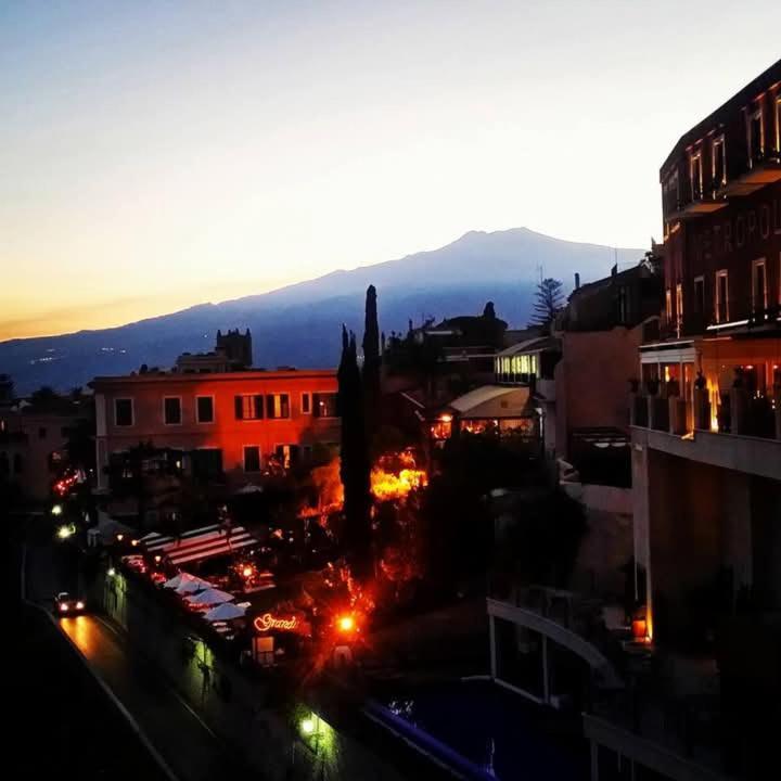 Casa Donna Rosaria Tra Etna E Taormina Apartamento Riposto Exterior foto